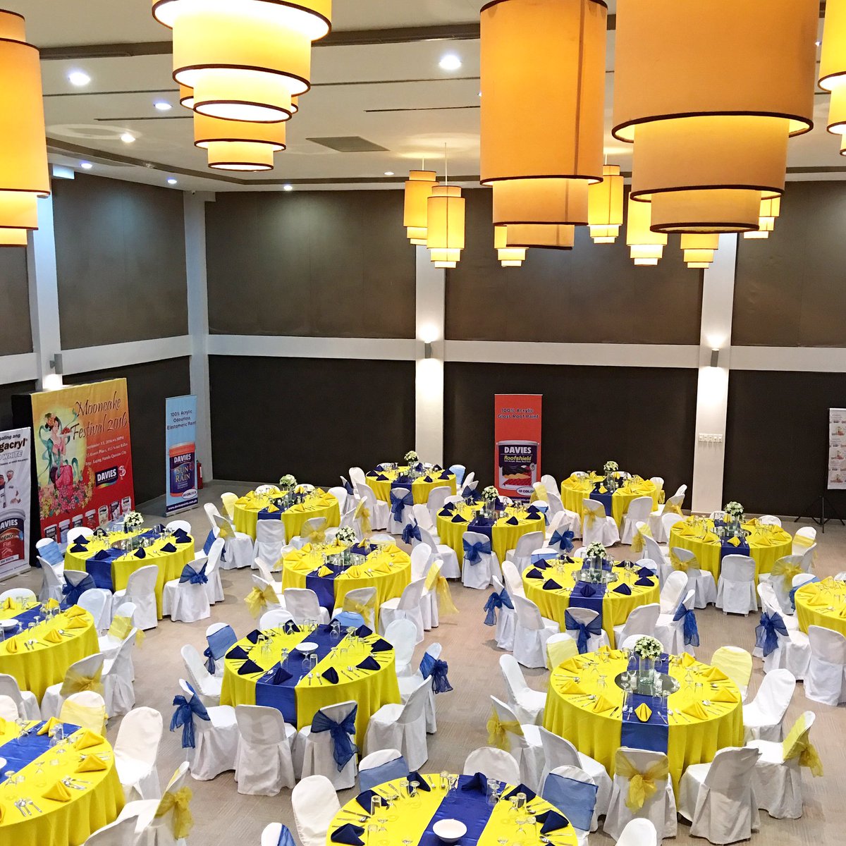 55EventsPlace's tweet photo. Tonight's event: Davies Paint Dice Game event #venue #55eventsplace #eventsplace https://t.co/9gfYje7LFu