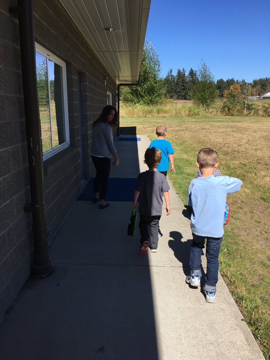 BahrKrestin's tweet photo. First day of Kindergarten in ESD: welcome to the next generation of learners! We love you! https://t.co/OQ9TH1vbbd