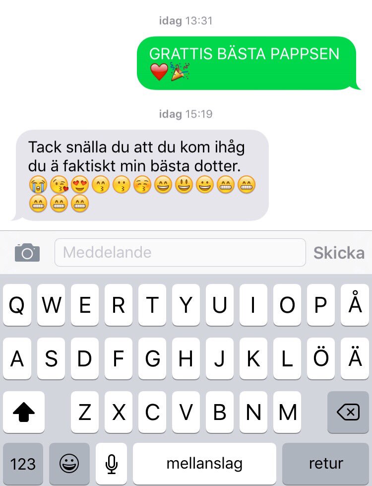 LisaLarsson8's tweet photo. Goe pappa, hans nya mobil och smileysar https://t.co/5tibPWrNE9