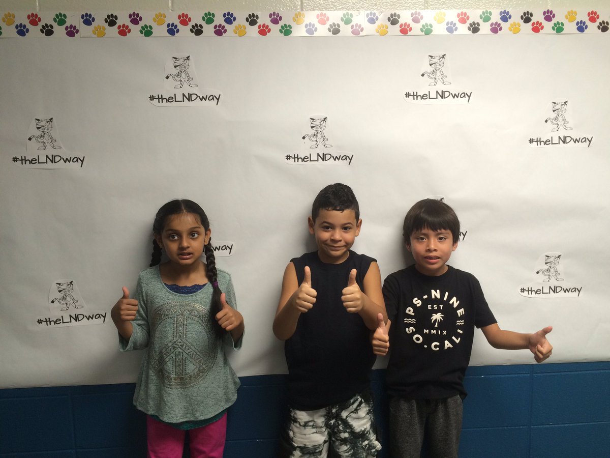 BolandAsh2's tweet photo. These 3 were caught BEING PROACTIVE this morning! #theLNDway #edisonk12 @TheLeaderinMe https://t.co/vH3IjiyAOT