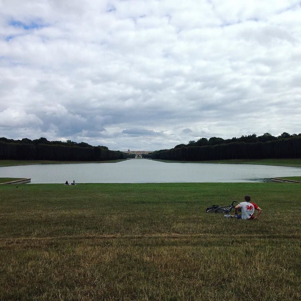 pepepopotravel's tweet photo. Versailles from the lawn on a Monday. #travelgram #versailles #destinationrunning #bikingp… https://t.co/VI7wQyaTcn https://t.co/5KDbtTX7vA