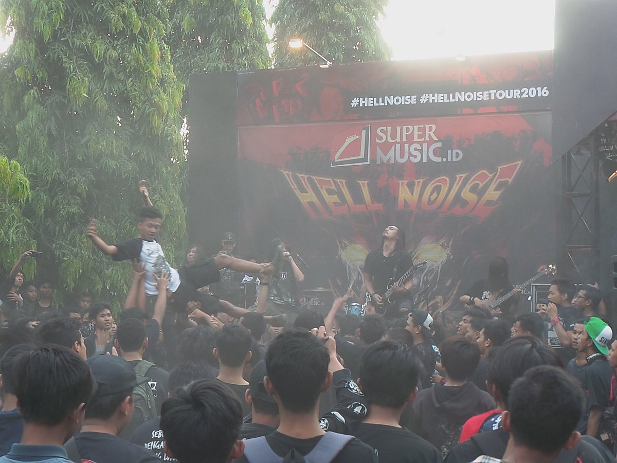 kolonigigs_'s tweet photo. #hellnoise #hellnoisetour2016 #GORklaten @SuperMusic_ID @Seringai @DEADSQUAD_Band https://t.co/opKG4sU47j