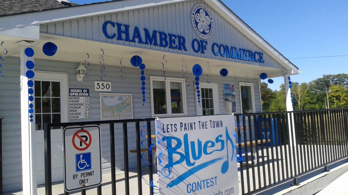 WasagaChamber's tweet photo. Wasaga Beach Blues. The WB Chamber of Commerce is hosting a contest for the BEST DECORATED BLUES Home  or Business. https://t.co/oLkPomDrmA