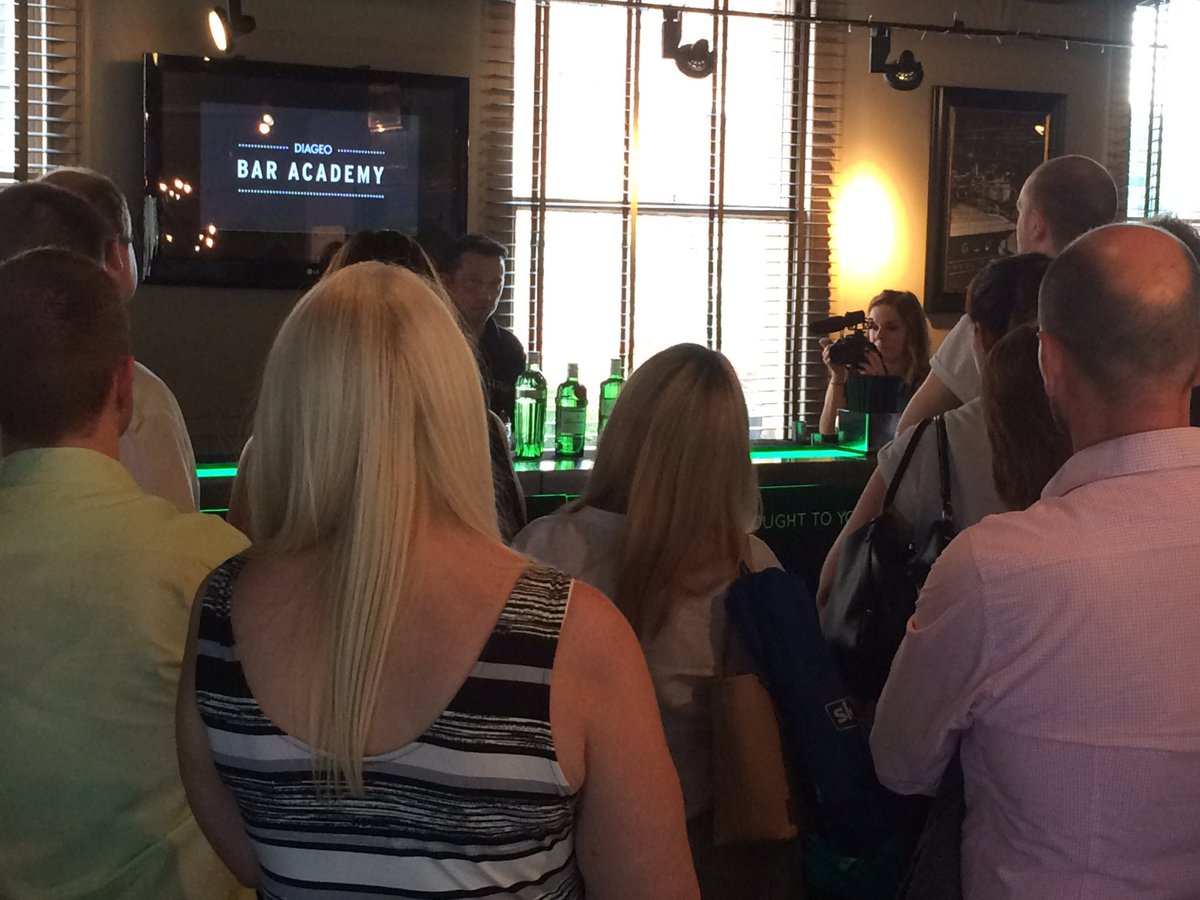 MatthewEley's tweet photo. It's gin masterclass time with @DiageoBarAc #inapubnextgeneration @inapub https://t.co/7TJQasV5b1