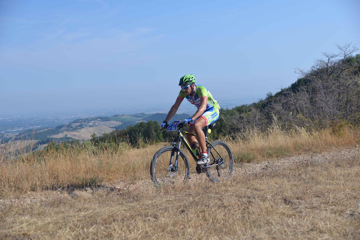 nicolaslanfredi's tweet photo. #prosciuttobike #langhirano #2016 40 km con #1350m di dislivello
#acdosolo #olympia #mtb #27.5 #unpodisalita #pedala https://t.co/xjGW9efpKv