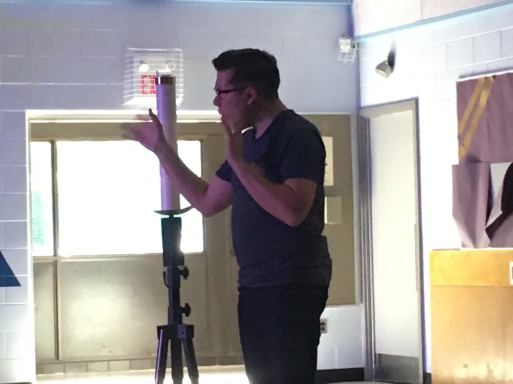 GVanierOCSB's tweet photo. Lighting our candle to invite Jesus to join us on our day of Retreat #gettingclosertoGod https://t.co/bdpPv5E8Qd