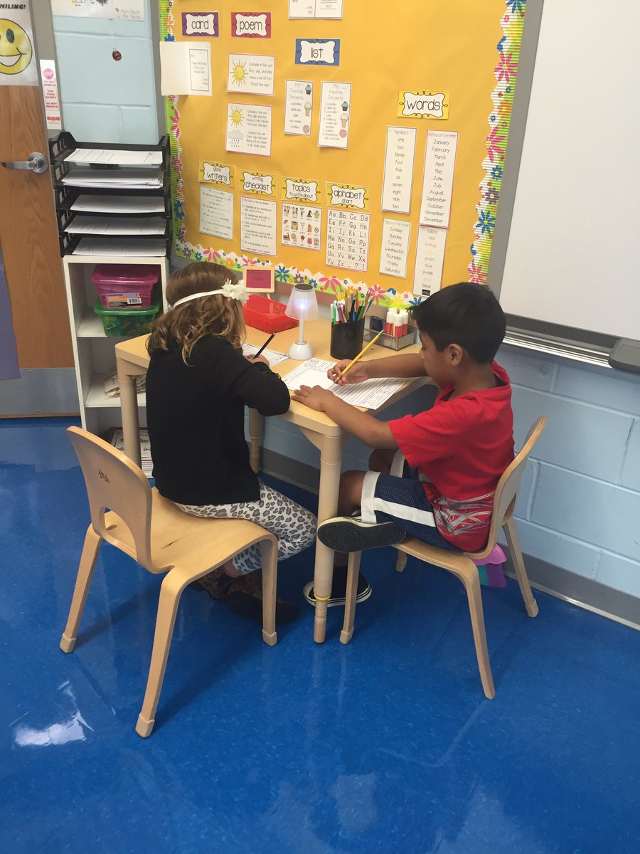 noradgreen's tweet photo. Working hard in daily 5 today!  Kids love the cozy writers corner!@JToddings https://t.co/13H5uRgt1c