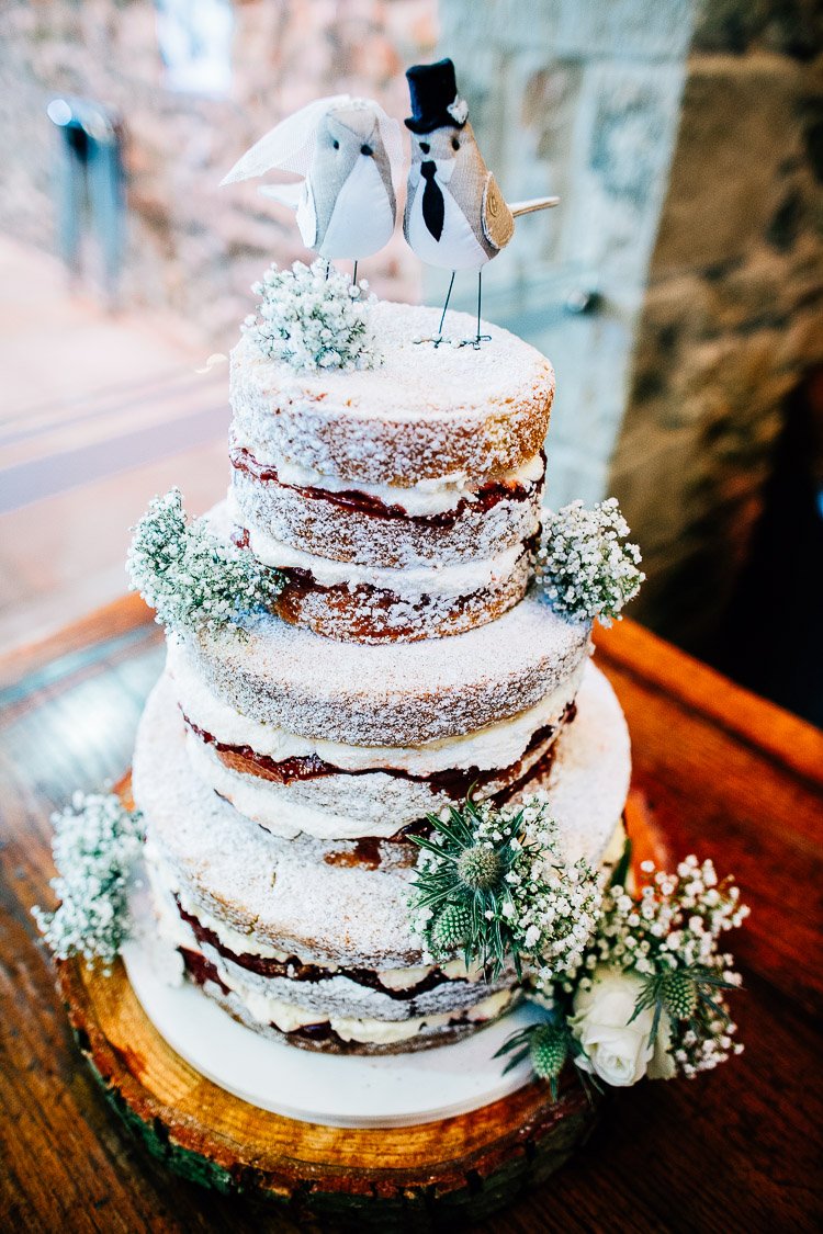 Super stylish yet relaxed celebration > whimsicalwonderlandweddings.com/2016/09/dreamy… thanks to <a href="/FaircloughPhoto/">Katie Fairclough</a>