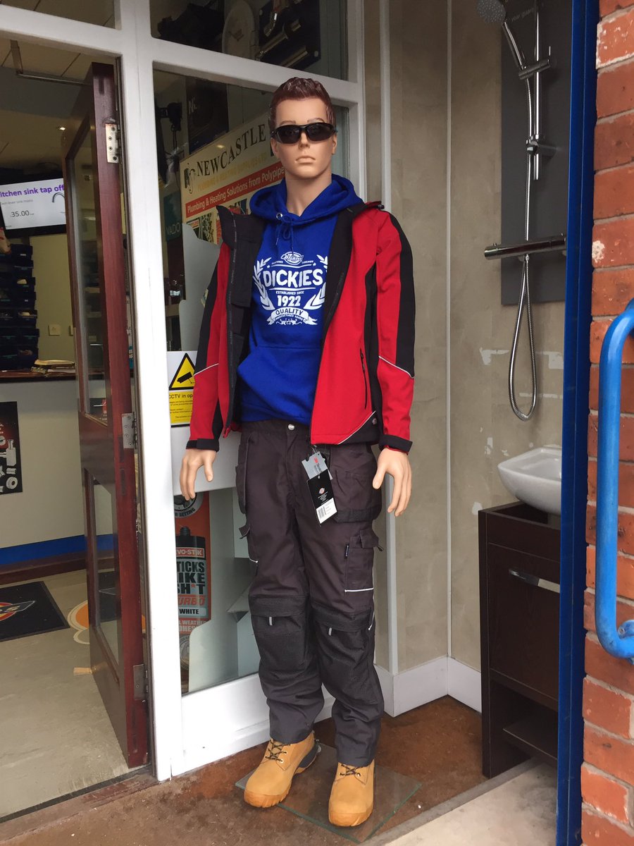 @RobDickies <a href="/DickiesEurope/">Dickies Europe</a> #workwear <a href="/nphsupplies1/">Newcastle Plumbing</a> come and see Dave &amp; team at Newcastle plumbing #Dickiesworkwear