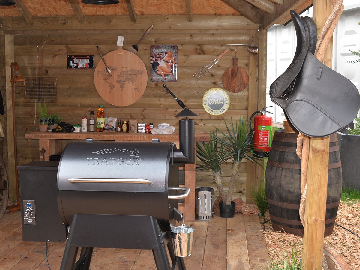 TraegerGrills's tweet photo. This Pro 22 says “hallo” all the way from the Netherlands. Show us how you #WentPro at home or overseas. https://t.co/5FuwHxjfgU