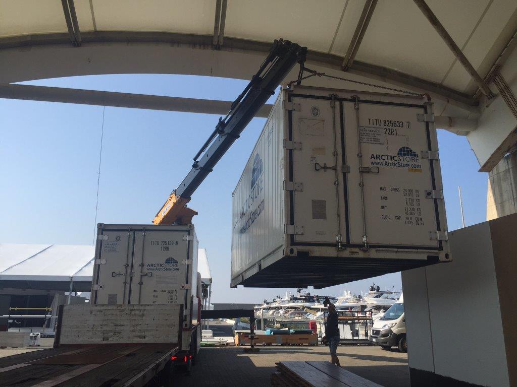 ContainerGenova's tweet photo. Very ready for @SaloneNautico #containers #ArcticStore to store food and beverage! @TITANContainer @ThermoKingIT https://t.co/O3hSObCCUz