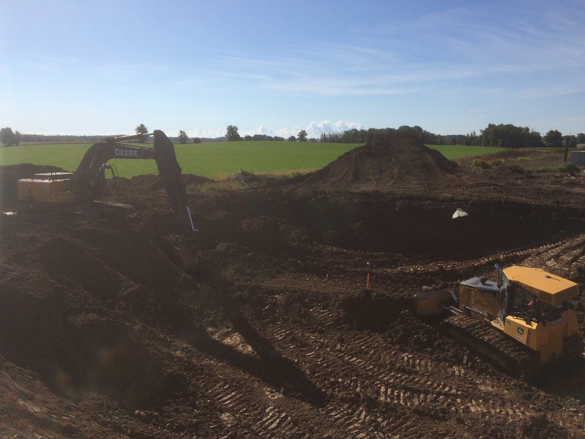 gary_markus's tweet image. This summer's project finally getting up going #m&amp;amp;mexcavating #morestorage