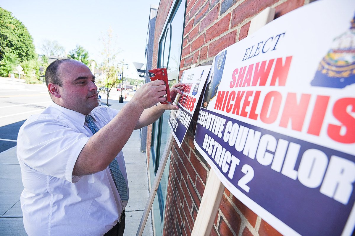 deztroyah's tweet photo. #district2 #execouncil #primarynh @MickelonisShawn sets up at Ward 1 #SomersworthNH @FostersDailyDem https://t.co/k0E5SXy162