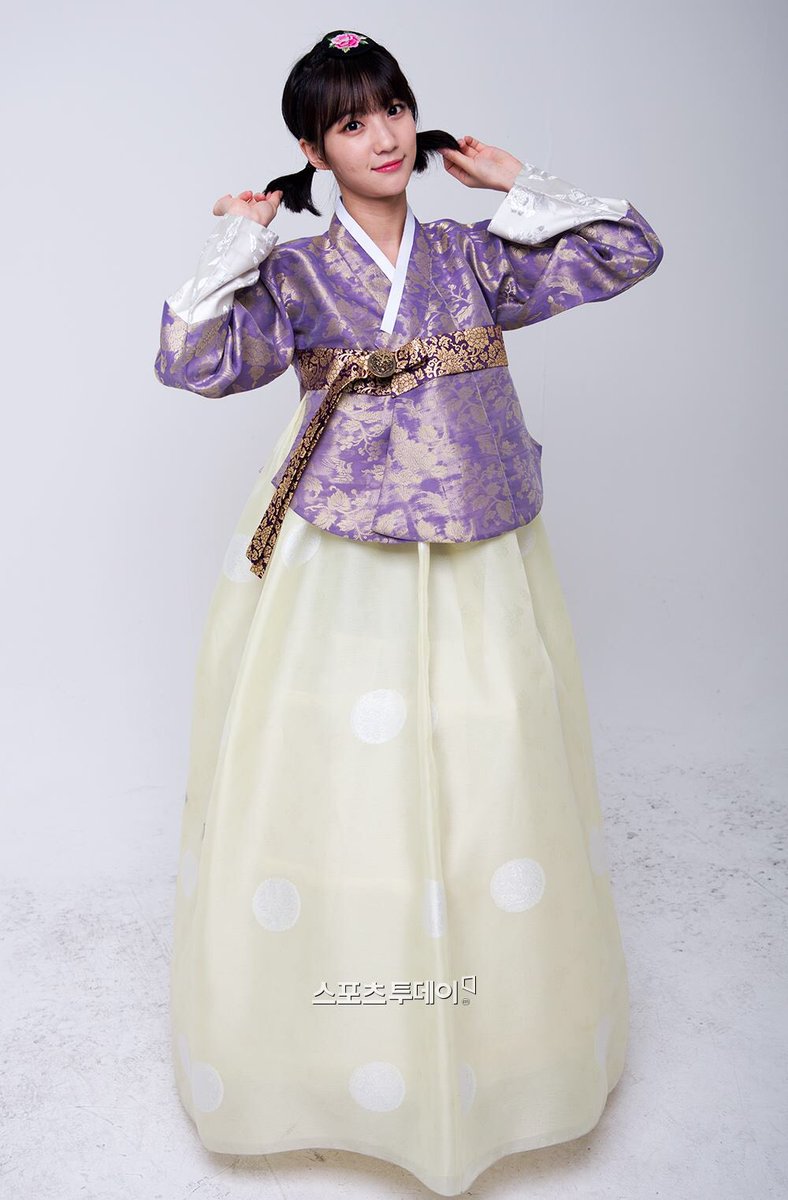 yoobinpictures's tweet photo. chuseok greetings 💜 https://t.co/esUKwzXHLR