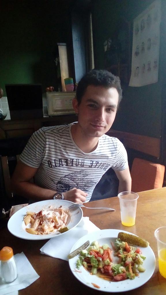 cafedoga's tweet photo. kral tertip yeşil sahalara döndü 😀😀❤❤ https://t.co/Es6uRAyYPw