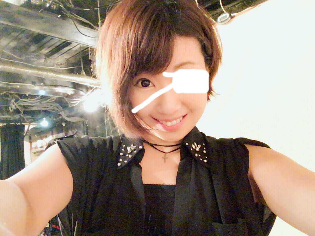 亀田理恵 בטוויטר 片目惚れ Hitomebore のshowroom有難うございました 眼帯白だと思うように喋れません 泣 プリクラとかでこうゅう眼帯のラクガキ流行らないかな 片目惚れ Hitomebore プリクラ 眼帯