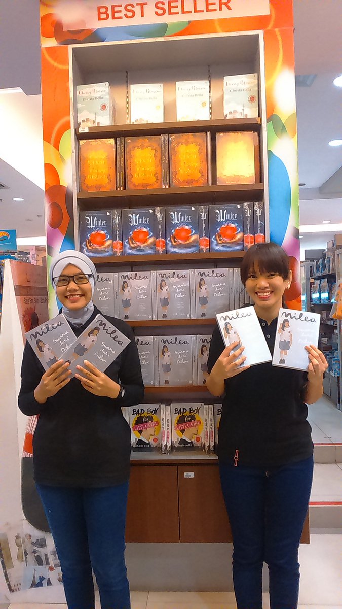 Hai Grameds 🙋 
"Milea Suara Dari Dilan" kini hadir di Gramedia Plaza Balikpapan🙌,yuk grameds buruan beli buku nya