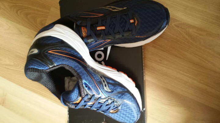 dosmilcero's tweet photo. These are the new @SauconySpain #Ride8 for Marco @obrario Thanks @sportsshoes_com https://t.co/AAcYMzxL7i