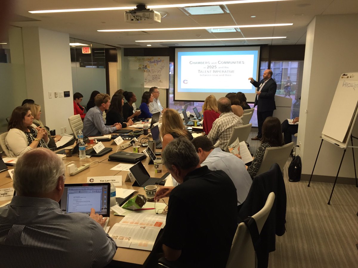 1st meeting of the new EAD Fellowship cohort learning more about #HorizonInitiative from @ianscottacce