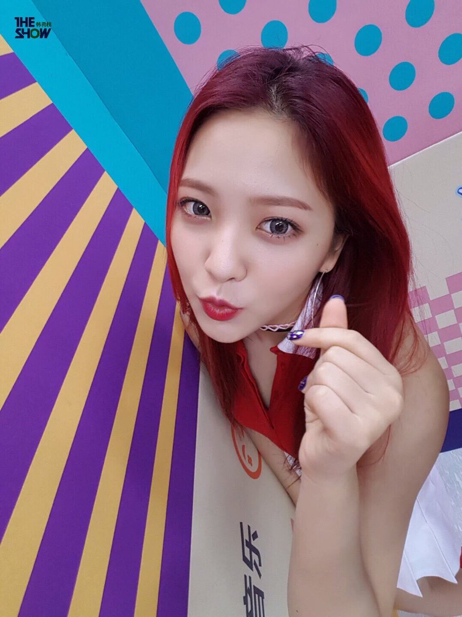 REDVELVET5_'s tweet photo. Today on The Show
#IRENE #YERI https://t.co/MaF6bElr8Y