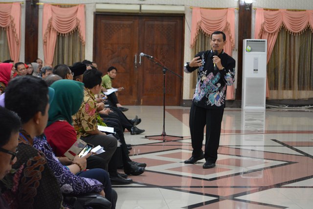 Ceramah Sekda Demak tentang Membangun Tim Efektif <a href="/ganjarpranowo/">Ganjar Pranowo</a> <a href="/PemkabDemak/">Pemkab Demak</a>