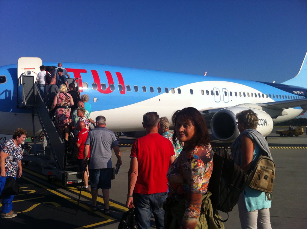 AlexKruizinga's tweet photo. Op weg van #AirPort Groningen naar #Side #Turkije Lekker vakantie !!!! https://t.co/On1IiCnv3w