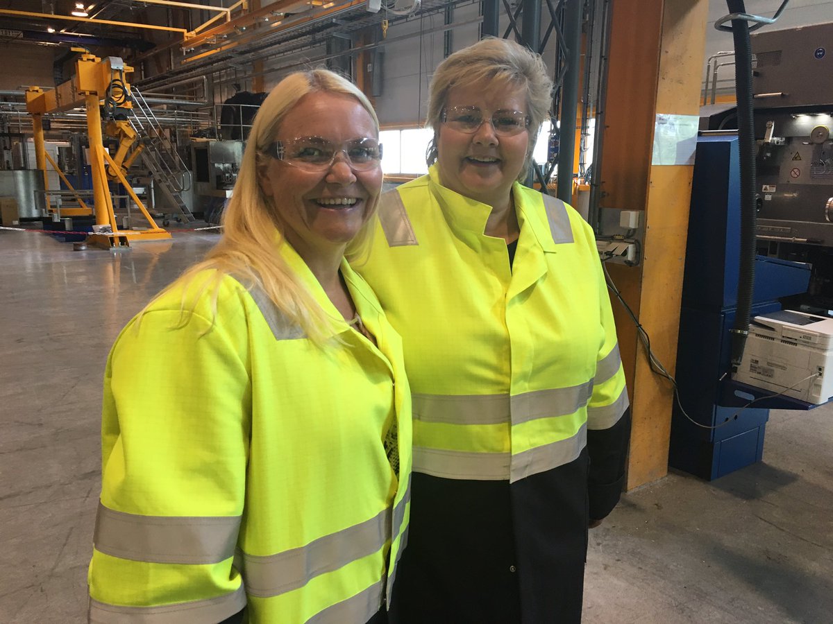 AnnikenDamm's tweet photo. Åpning av Elkem Solar på Herøya i Porsgrunn  ved @erna_solberg @InnovasjonNorge @Elkem_AS   #heiaTelemark https://t.co/fzISCKmEbN