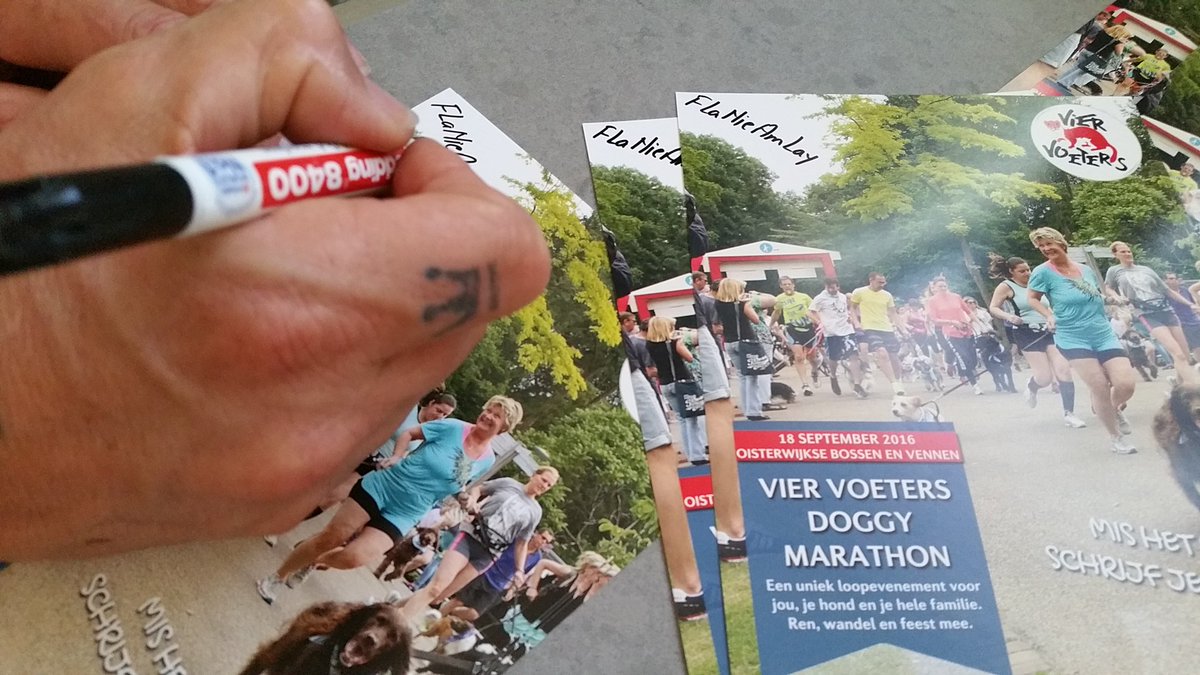FlaNieAmLay's tweet photo. @doggymarathon We gaan door....voorraadje...en collecteren... https://t.co/l2uidKKlpi