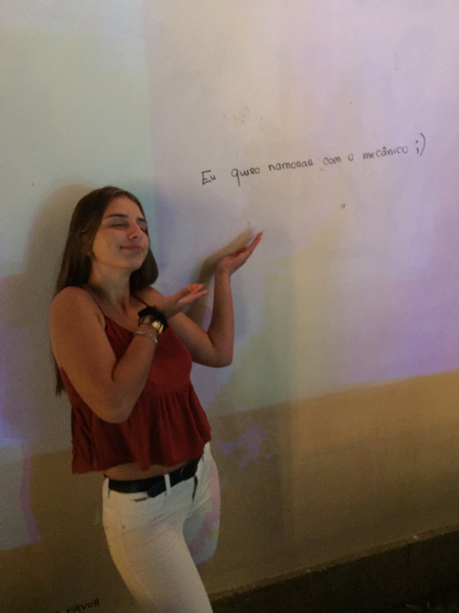 olhaxuxa's tweet photo. foram feiras novas, cada relíquia melhor q a anterior #fn16 https://t.co/g9NDL3p8F3