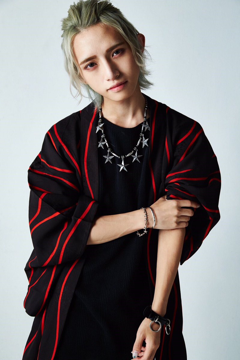 CsPl1w9VMAApxiE.jpg (799&times;1200)