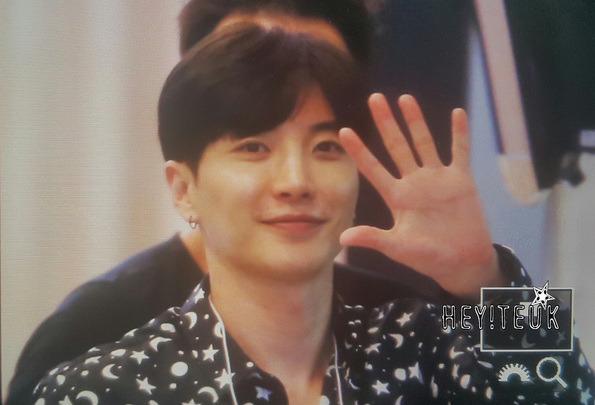 녹음, 생방송, 녹음... 추석 때 푹 쉬었으면 좋겠어요 ♡ 추석 잘 보내세요~
프리뷰 160913 슈키라의 특디 #이특 #박정수 
Preview 160913 Sukira Teuk DJ #Leeteuk