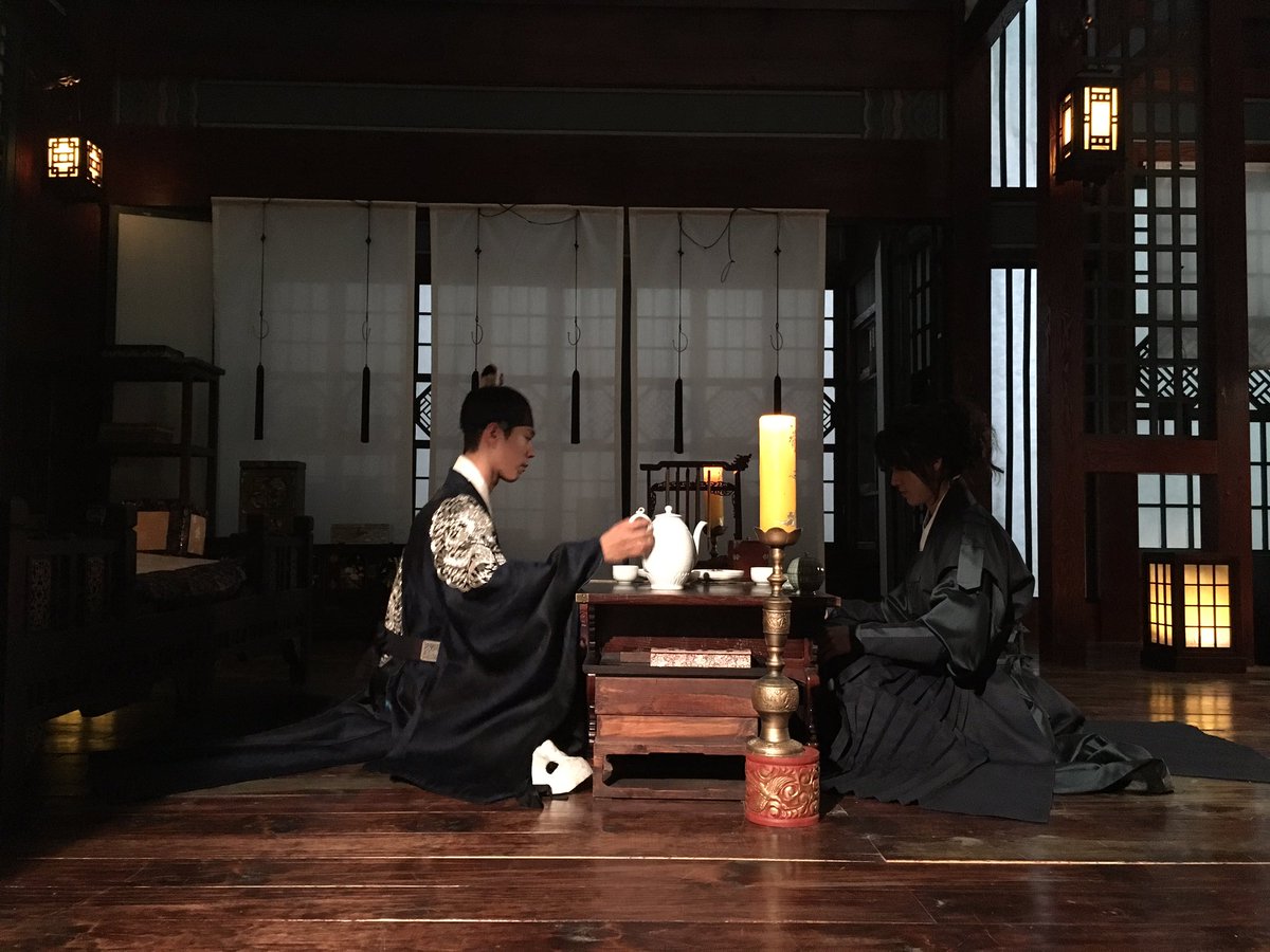jeros119's tweet photo. 영종하는 너와 함께 오늘따라
병좌하여 술잔을 기울이고프다
_
영종 : 그림자처럼 따라다님
병좌 : 나란히 함께 앉음
_
병연아 세상에서..
내가 딱 한 사람 믿어야 한다면...
그건 바로 너다...알고 있지? https://t.co/LKiyFRNSQg