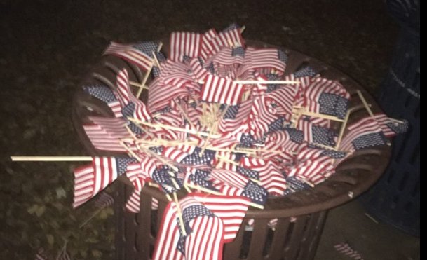 insidehighered's tweet photo. Competing student groups debate the #Americanflag and appropriate #memorial for 9/11 https://t.co/M2GVPdofKb #Sept11 https://t.co/ImY1hdaSCa