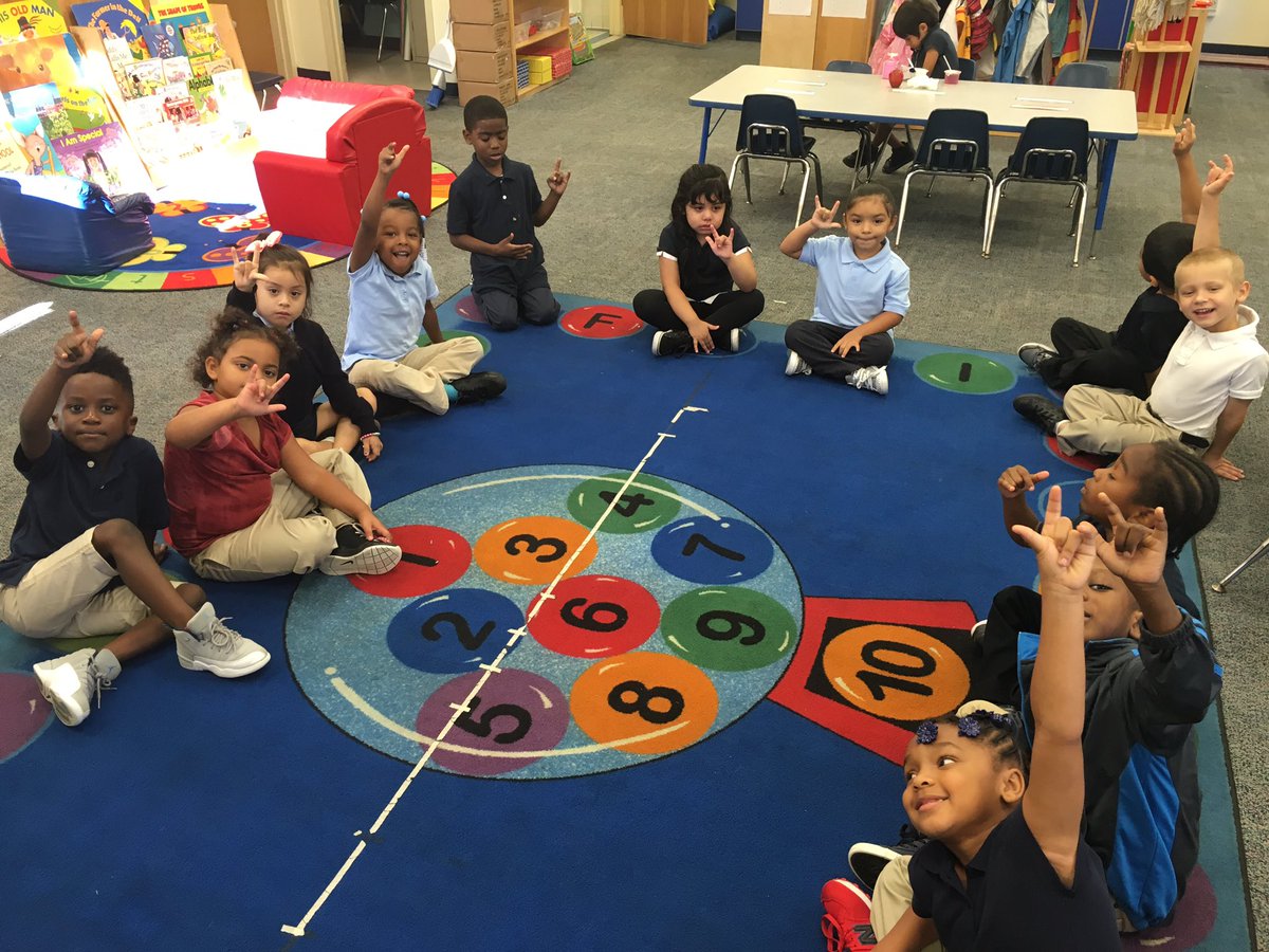 DrLaurenSchulze's tweet photo. Starting off the year using @Dwight_Carter ILY quiet voices method from #APConvo16 in our room and they love it!! https://t.co/UbfQlV42ts