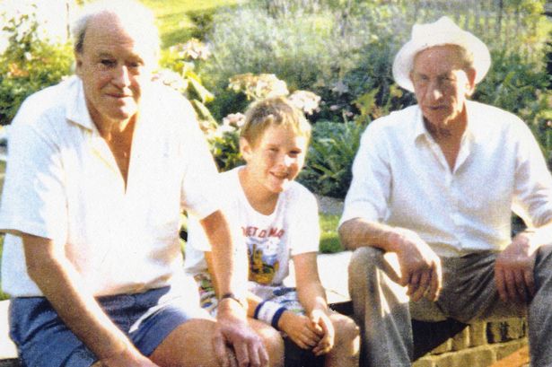 fmbuilders's tweet photo. The inspiration behind the BFG was #builder Wally Saunders, pictured with the author #RoaldDahlDay https://t.co/5chqceCWyJ