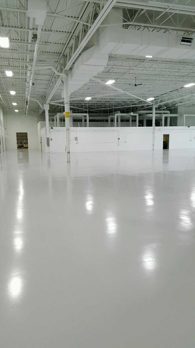Syncon_Polished's tweet photo. 20,000SF Thin Mill Resinous Flooring Installation done by yours truly @Syncon_Polished @runyonsurfprep https://t.co/vsRfPCGFOf
