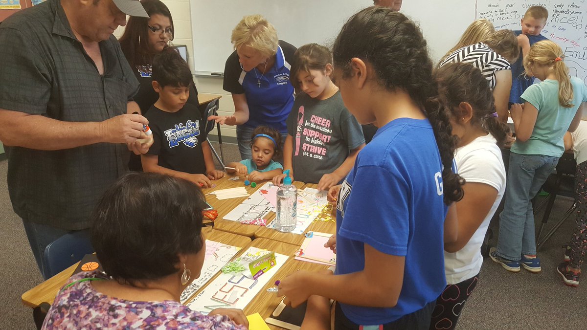 jschulte25's tweet photo. Happy late Grandparents day! Thanks for sharing the day with us! @USD303 https://t.co/mTXzuOpWRk