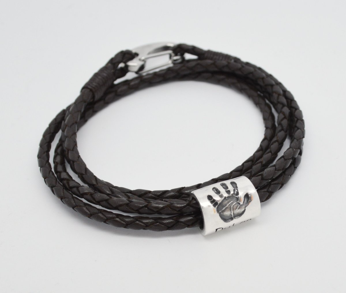_minimemories's tweet photo. Latest addition to men's range - leather wrap bracelet with handprint bead #giftforhim #daddy #giftfordad #handprint https://t.co/6au9f6spqE