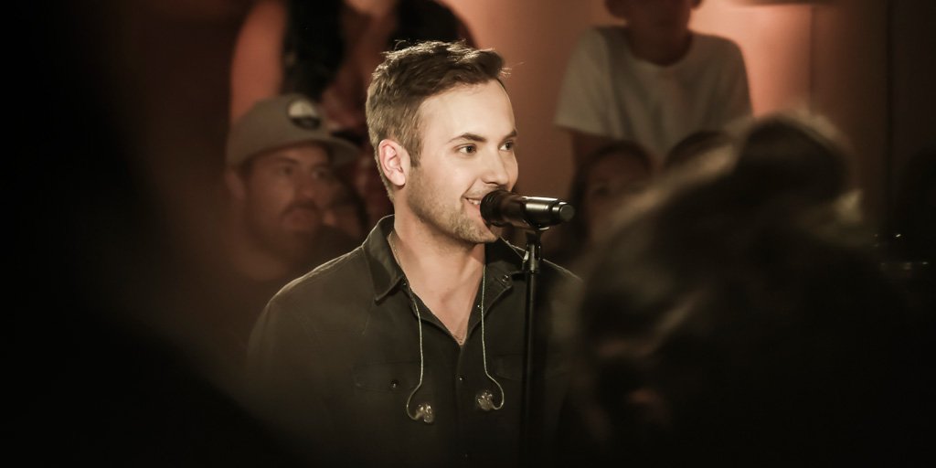 CMTCanada's tweet photo. You can now watch our latest @dallassmith special online at CMT.ca! https://t.co/AVpKDGVepO #CMTTheDrop https://t.co/MiRCxK4YUs