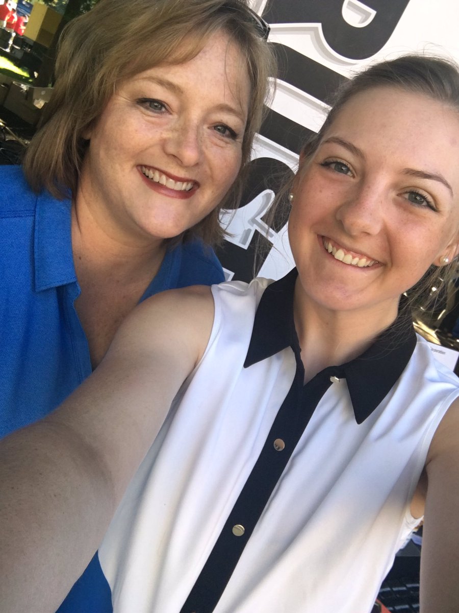 ROcareers's tweet photo. @RustOleum scholarship recipient, Cassandra, stopped by our Industrial Roundtable booth at @LifeAtPurdue today! https://t.co/AuicWPlw9S