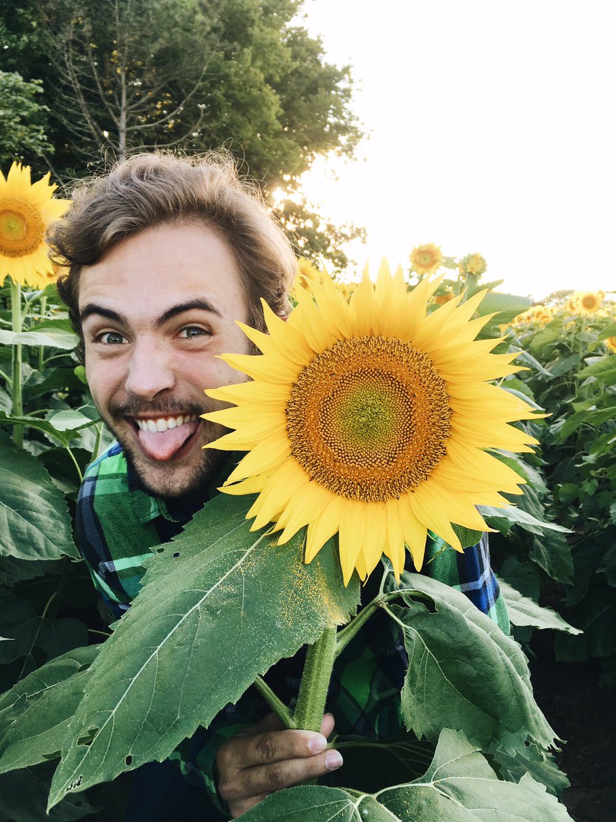ButlerKaylee's tweet photo. Thankful 🌻🌻💛💛 https://t.co/1I5O3GFlEW