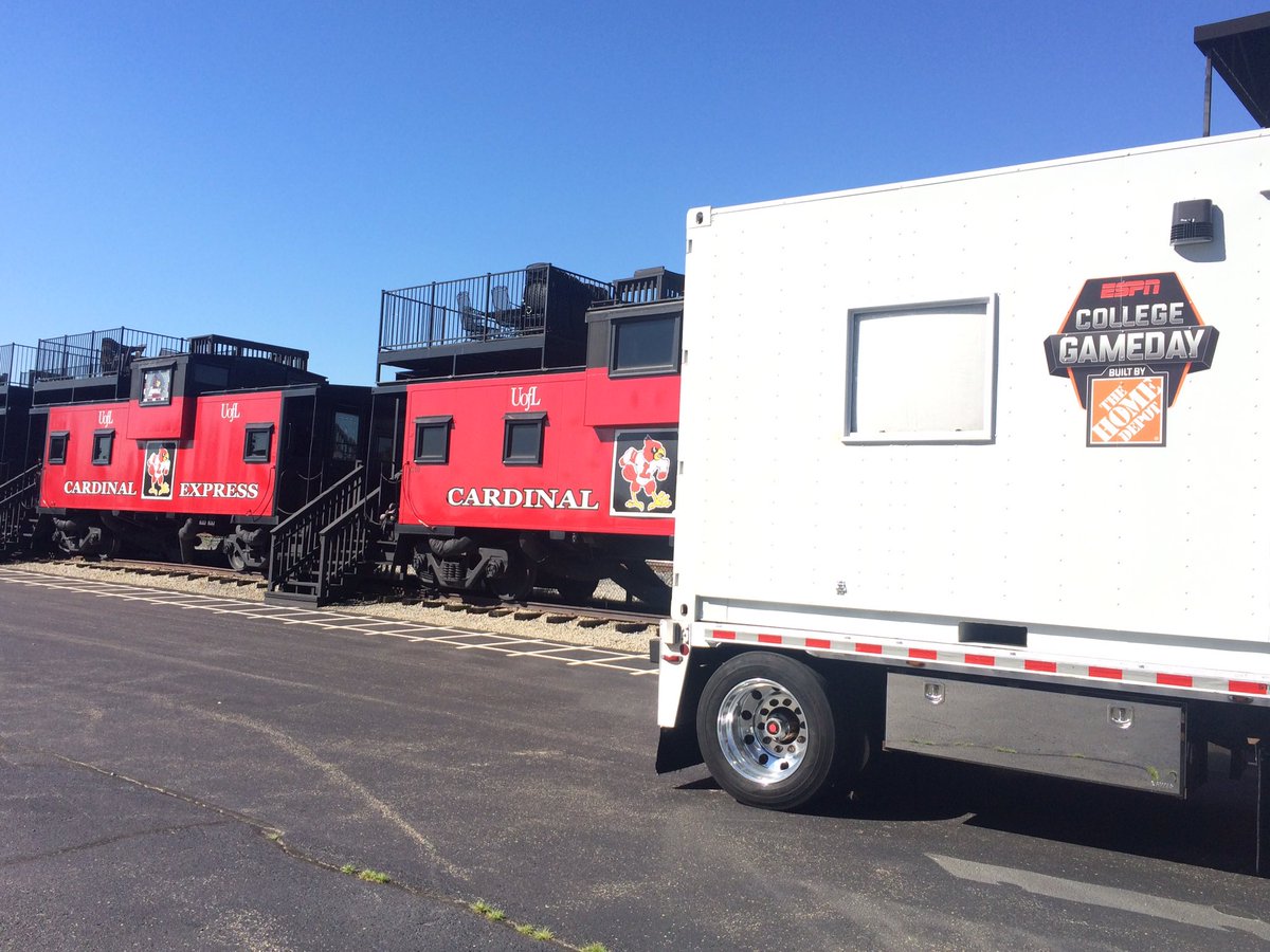 LouisvilleFB's tweet photo. .@CollegeGameDay set up has arrived #BeatFSU https://t.co/aZhIqzTEWi