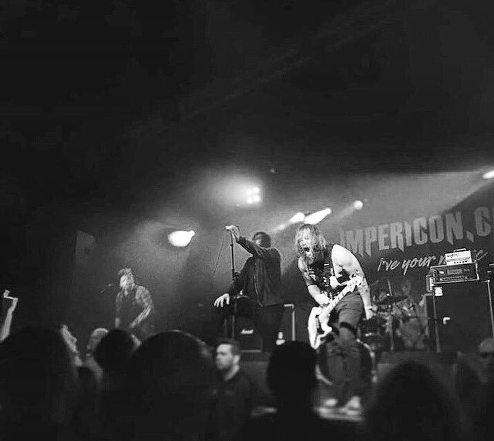 Mira el nuevo video de <a href="/NormaJeanBand/">The Almighty Norma Jean</a>

youtu.be/gAh54uKPHco