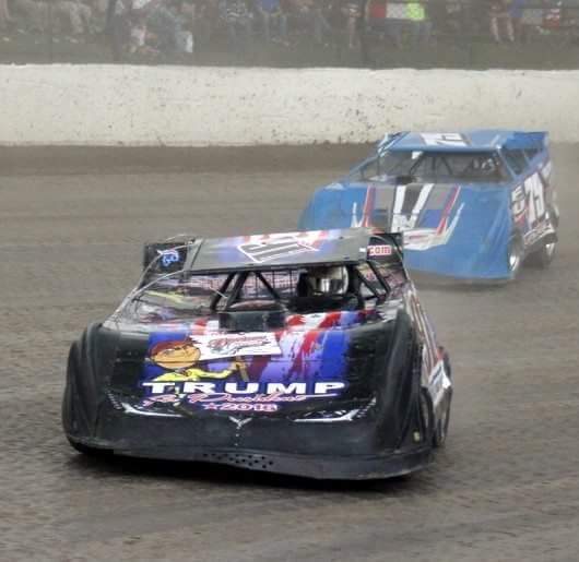 pe_davis1's tweet image. .@realDonaldTrump please help fallen racer Shane Unger by signing Rusty Schlenk door. $ goes to kids college fund