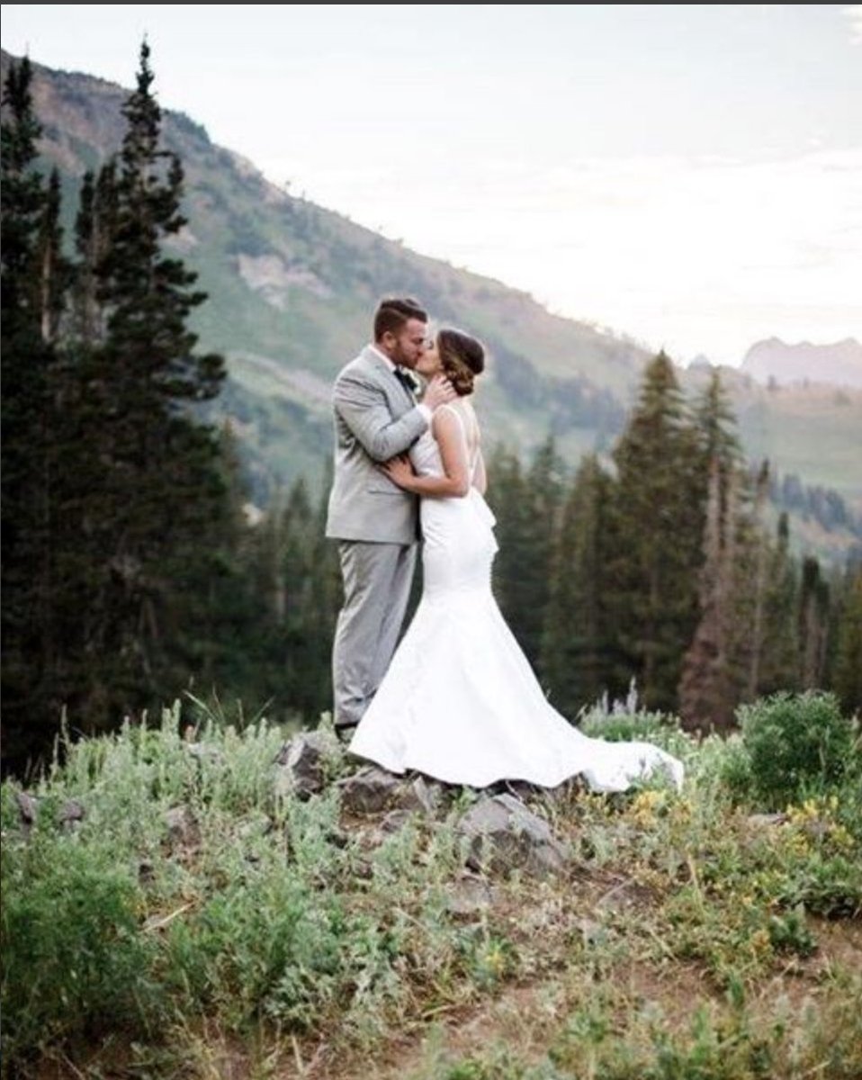 MalmroseB's tweet photo. Complete Perfection. *sigh* Love. #malmrosebride #utahwedding #utahbride #bride2016 #fallwedding https://t.co/rwHVMCTMzL