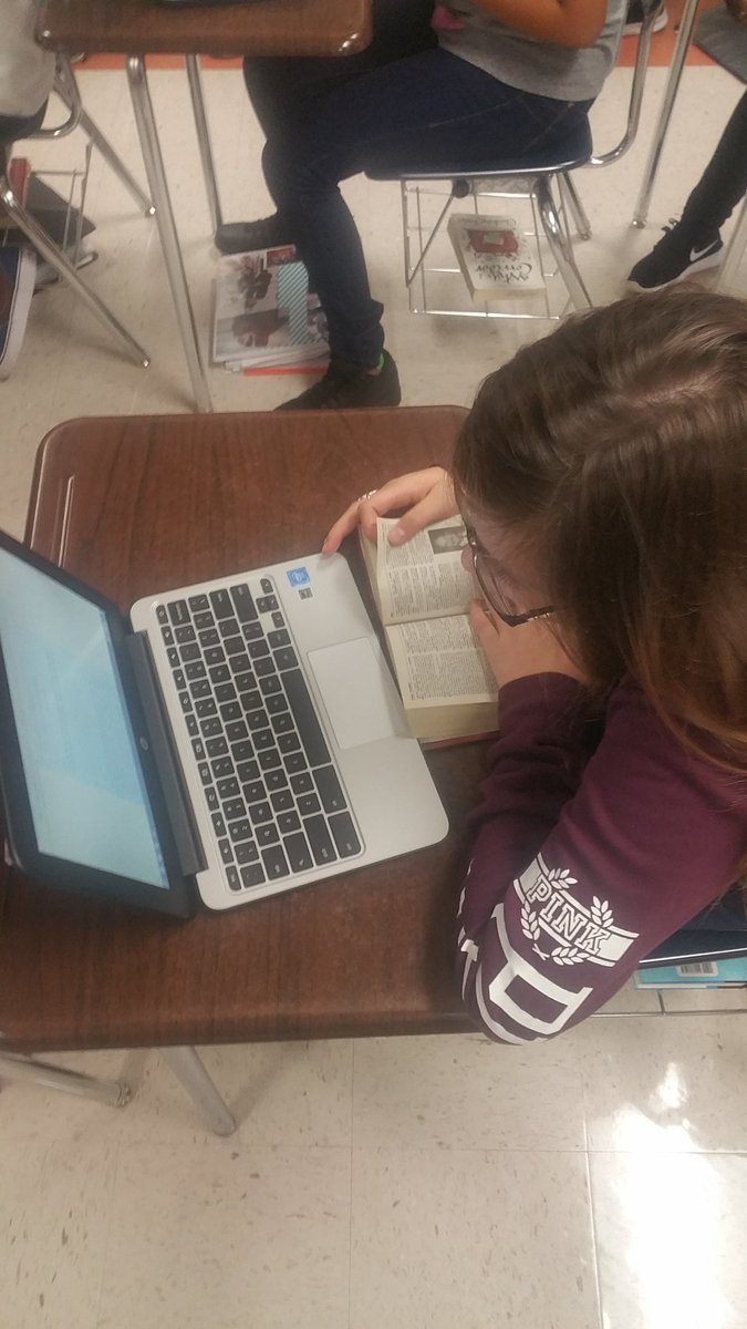 dmoitzheim's tweet photo. Briscoe 8th grade ELA using our new Chromebooks for their tone/mood test! #lovingtech #briscoeproud #elarocks https://t.co/22hdiJX3eY