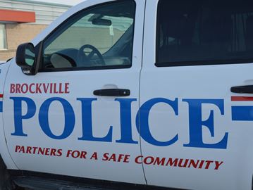 InBrockville's tweet photo. Thief is cutting screens to enter homes: Brockville police https://t.co/41ov6qcEY1 https://t.co/cXTEyc9Qmy