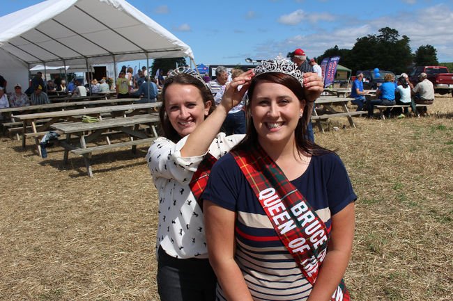 Conestoga student Krista Young earned the title of 2016's Bruce County Queen of the Furrow. thepost.on.ca/2016/09/06/elm…