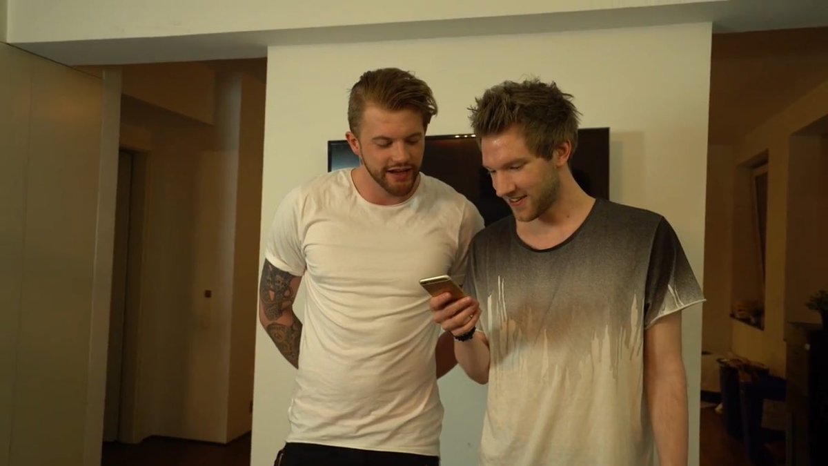 diejulsn's tweet photo. Eindeutig #Teamjandre ihr seid einfach zu geil! 😂😂😂

@janmeyer https://t.co/mg9C7v3397