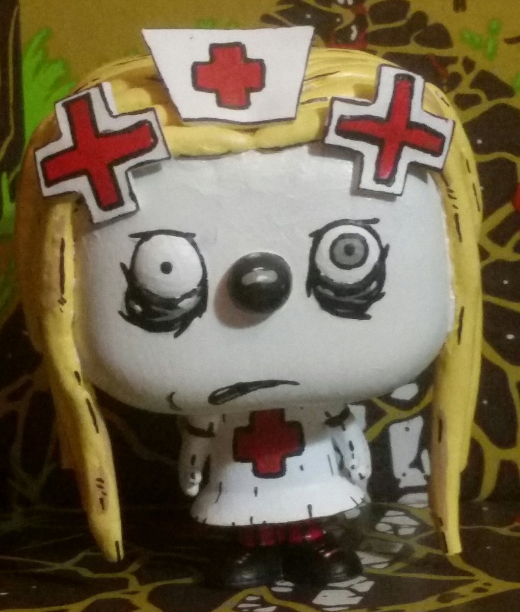 BloodNInkComics's tweet photo. A few WIP custom Pops. Getting ready for a local Con. Also, completed custom Lenore Pop for one of the girlfriends. https://t.co/pE29EV4hCp